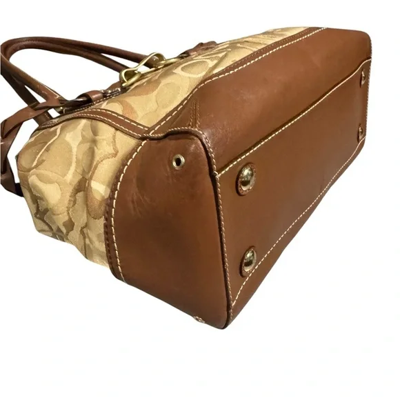 Coach Hampton Signature Satchel - Picture 9 of 13